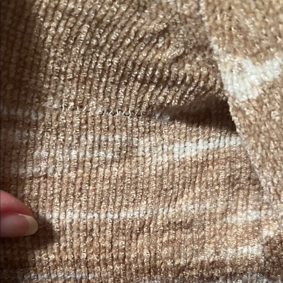 St. John's Bay Brown Sweater - Picture 9 of 10